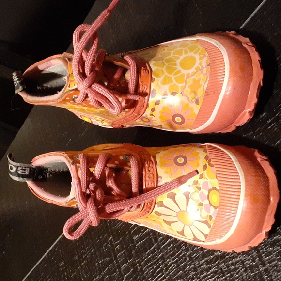 Bogs Other - BOGS WATERPROOF BOOTS